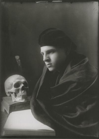 Zdj. nr 1: Autoportret, lata 20. XX w. - Kasimir Zgorecki, Autoportret, fotografia, lata 20. XX w. 