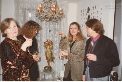 Mitarbeiter des Senders Radio Freies Europa bei dem Treffen im Konsulat der Republik Polen in München am 12.12.1992 - Rechts außen Leszek Zadlo, neben ihm Barbara Kwiatkowska. 