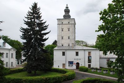 Schloss Radziwiłł mit Schlosspark und 1722 errichtetem Turm - Biała Podlaska 