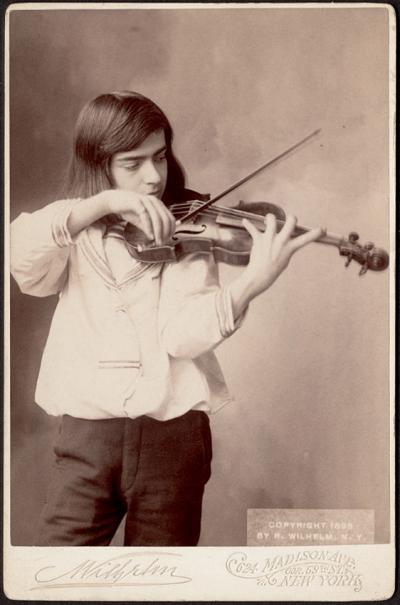 Abb. 3: Als Vierzehnjähriger, 1896 - Bronisław Huberman als Vierzehnjähriger, 1896. Fotografie von R. Wilhelm, New York, Philip Hale Photograph Collection, Boston Public Library 