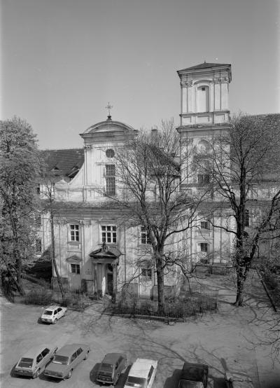 Klasztor i liceum urszulanek Unii Rzymskiej we Wrocławiu, 1985 r. - Klasztor i liceum urszulanek Unii Rzymskiej we Wrocławiu, 1985 r.