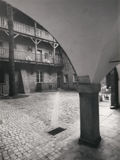 Inner courtyard of the old city prison in Wrocław, 1981 - Inner courtyard of the old city prison in Wrocław, 1981. 