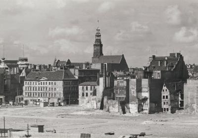 Plac Nowy Targ we Wrocławiu z ruinami wojennymi, 1961 r. - Plac Nowy Targ we Wrocławiu z ruinami wojennymi, 1961 r.