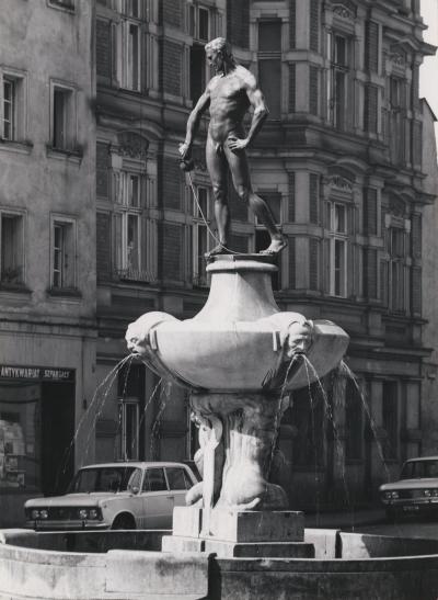 Fontanna Szermierz we Wrocławiu, 1972 r. - Fontanna Szermierz we Wrocławiu, 1972 r.