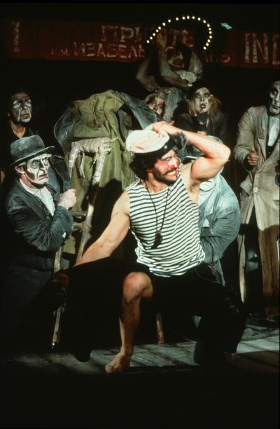 Scena z przedstawienia “Koniec przytułku” według Isaaka Babela. - To była druga sztuka “Teatru Kreatur” w Berlinie. “Koniec przytułku” powstał w 1991 roku. 