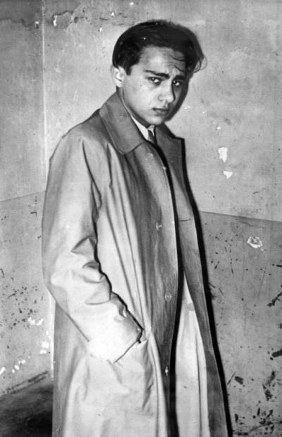 Herschel Feibel Grynszpan bei seiner ersten polizeilichen Vernehmung, Paris 1938 - Herschel Feibel Grynszpan bei seiner ersten polizeilichen Vernehmung, Paris 1938. 