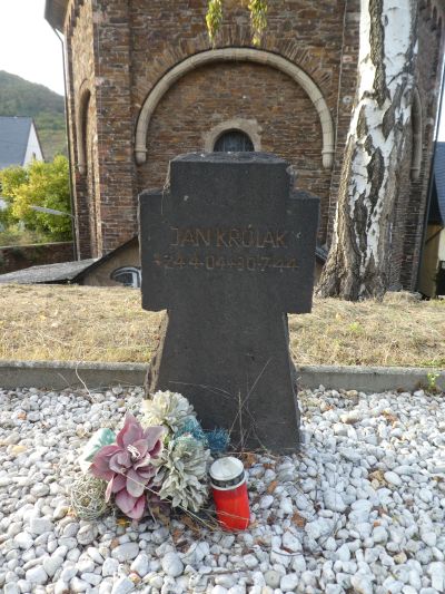 Friedhof von Bruttig, Grabkreuz für Jan Królak - Friedhof von Bruttig, Grabkreuz für Jan Królak 