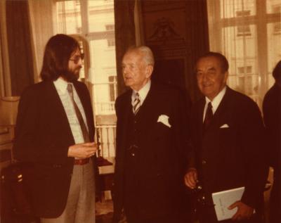 Londyn, lata 70-te - Jacek Kowalski podczas rozmowy z premierem rządu RP na uchodźstwie Kazimierzem Sabbatem 