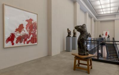 Exhibition in the Kunsthaus Dahlem: “Im Moment” - The exhibition in the Kunsthaus Dahlem shows current bronze sculptures and large-format gouaches by the sculptor Karol Broniatowski.