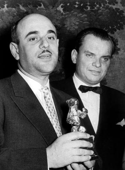 Artur Brauner, 1956 - Artur Brauner at the 6th International Film Festival in Berlin in July 1956. Next to him is the head of the Berlinale, Alfred Bauer. 
