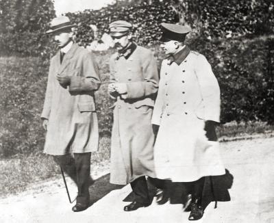 Piłsudski i Sosnkowski podczas internowania w twierdzy magdeburskiej, 1918 r. - Józef Piłsudski i Kazimierz Sosnkowski podczas internowania w twierdzy magdeburskiej, 1918 r. 
