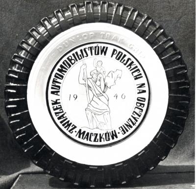 Znak Związku Automobilistów Polskich na Obczyźnie w Maczkowie - Znak Związku Automobilistów Polskich na Obczyźnie w Maczkowie, 1946 r.