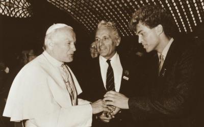 Tadeusz Nowakowski with his son Marek by Johannes Paul II in Vatikan. - Tadeusz Nowakowski with his son Marek by Johannes Paul II in Vatikan. 