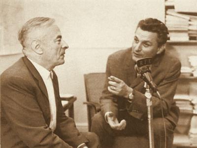 Tadeusz Nowakowski w rozmowie z Witoldem Gombrowiczem - Tadeusz Nowakowski w rozmowie z Witoldem Gombrowiczem w Rozgłośni Polskiej Radia Wola Europa w Monachium, 1963 r. 