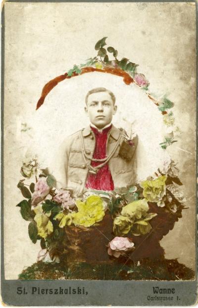 Członek „Sokoła“ - St. Pierszkalski, członek „Sokoła“, fotografia, kolorowana ręcznie ca. 1890, Wanne. 