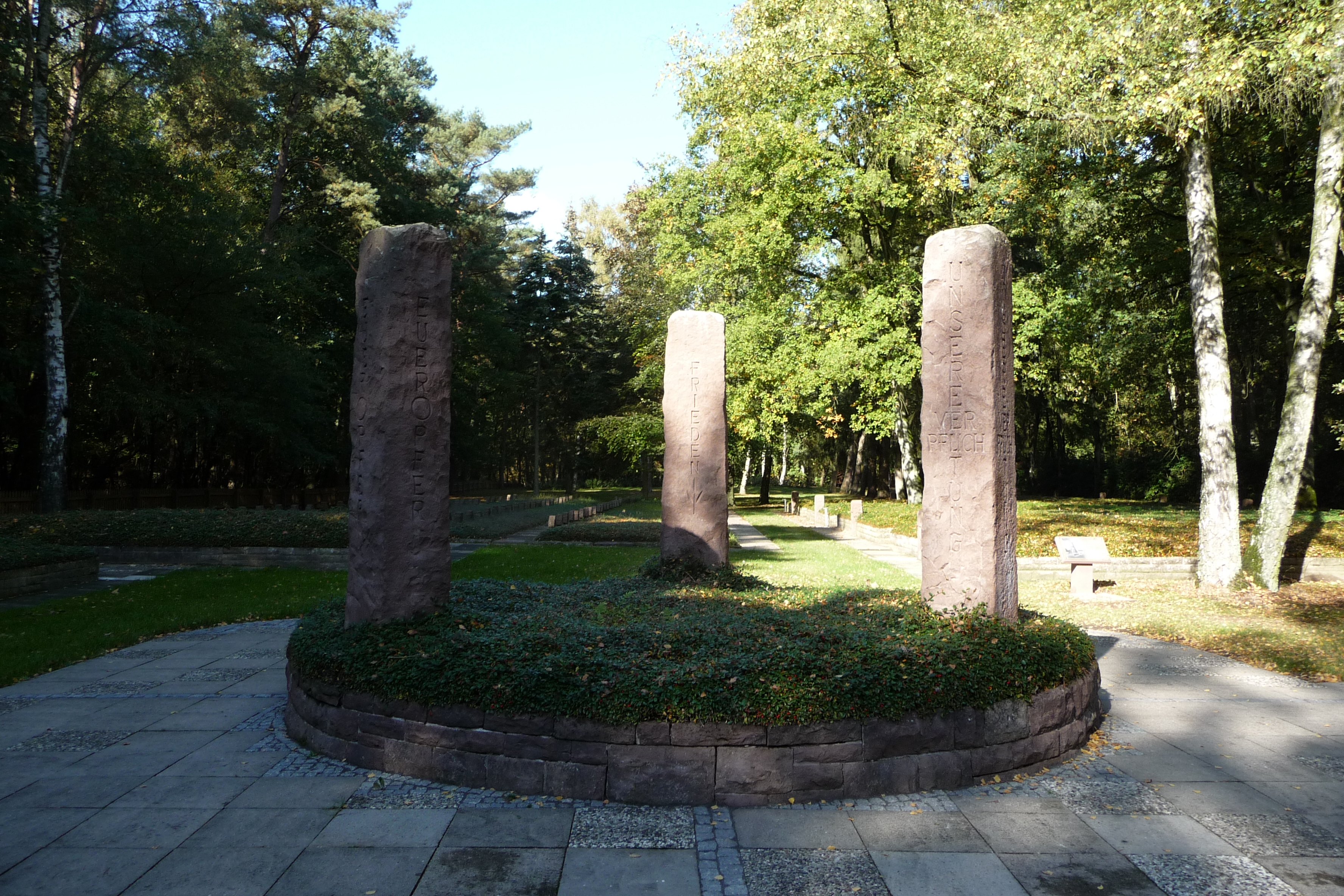 Denkmal auf der Kriegsgräberstätte