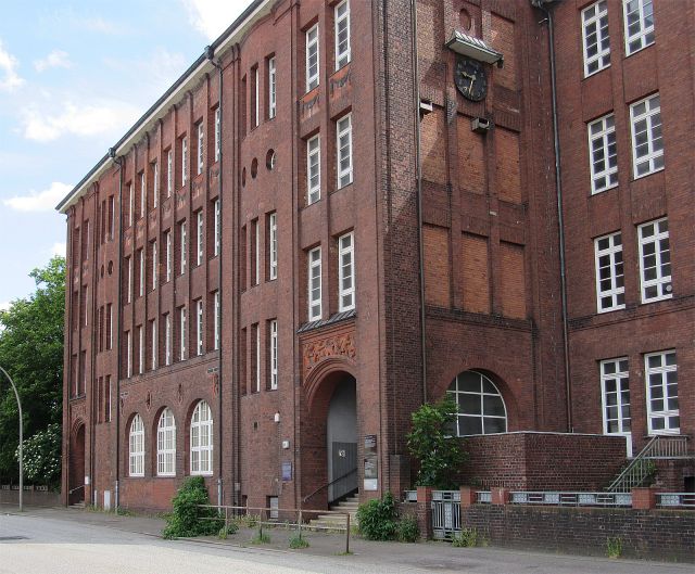 Ehemalige Janusz-Korczak-Schule am Bullenhuser Damm 92, Hamburg-Rothenburgsort, Foto: Juni 2022