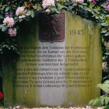 Kamień nagrobny polskich żołnierzy