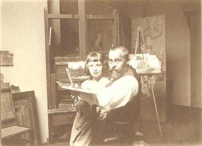Roman Kochanowski mit seinem Sohn Roman Junior in seinem Münchner Atelier, um 1903