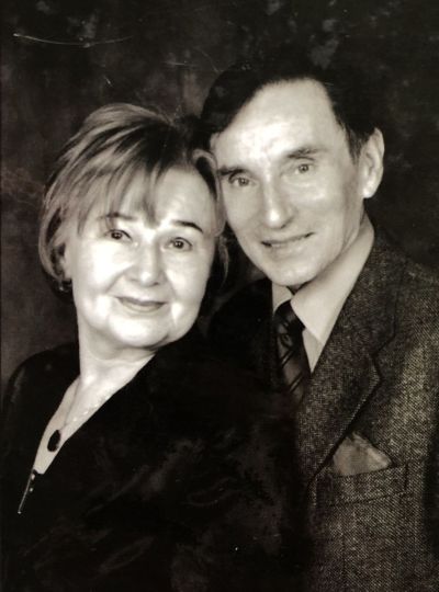 Photograph of Krystyna M. B. Leonowicz-Babiak and Zenon Babiak together, 2005.