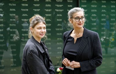 Katharina Struber (po prawej) z biura architektonicznego struber_gruber. Obok: współpracownica Projektu Siena Brunnthaler.