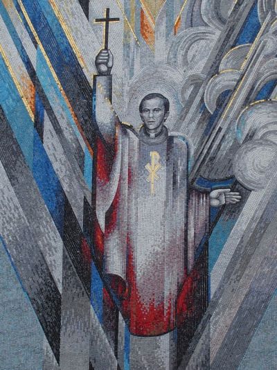 Jerzy Popiełuszko als Mosaik-Darstellung - Außenwand von St. Stanislaus-Kostka-Kirche in Warschau- Żoliborz  