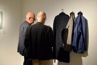 Einblick in den Ausstellungsbeitrag von Roland Schefferski im Rahmen der fünften Gruppenausstellung zum 100-jährigen Bauhaus-Jubiläum in der Galerie Bernau.