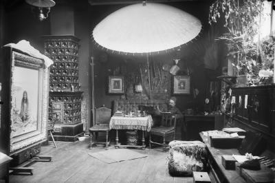 Carl Teufel: Antoni Kozakiewicz´s atelier, Munich 1889. Black and white photograph from glass negative, 18 x 24 cm,  Foto Marburg image archive, Image No.: 121.690, Digitisation 2013