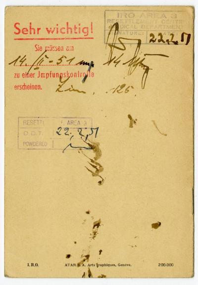 Dokument Nr. 111/7 - Internationales Impfbuch von A. Topolnicki mit Lichtbild und Einträgen: Impfung gegen Pocken am 7.2.1951 in Schweinfurt. Keine Einträge über sonstige Impfungen.  