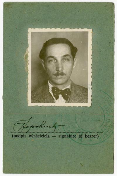 Dokument Nr. 128/1 - Dienstausweis mit Lichtbild von A. Topolnicki, ausgestellt  vom  Zentralkomitee für Schul- und Bildungsangelegenheiten des Polnischen Verbandes in Deutschland, gültig bis 31.12.1948. 