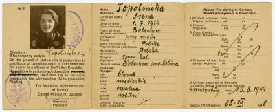 Dokument Nr. 131/2 - Personalausweis von Irma Topolnicka mit Lichtbild und Informationen zur Person und Aussehen, zudem Information über die Deportation nach Lundenburg am 15.8.1944. 