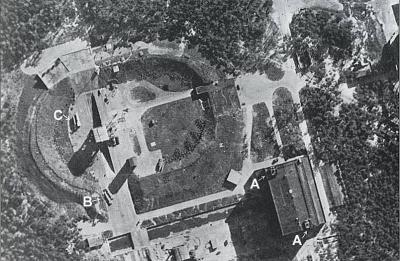 12. Aufklärungsfoto der Versuchsanstalt Peenemünde - Aufklärungsfoto der Royal Air Force der Versuchsanstalt Peenemünde vom 23. Juni 1943.