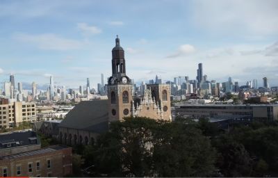 Stanislaus-Kostka-Kirche in Chicago / USA  - Ausschnitt aus: https://www.youtube.com/watch?v=vkUmqvRM-0s  