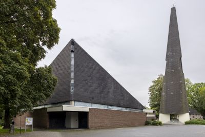 The new Catholic church in Herne-Röhlinghausen - Front view, 2023