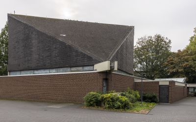 Die neue katholische Kirche in Herne-Röhlinghausen - Die neue katholische Kirche in Herne-Röhlinghausen – Rückseite, 2023