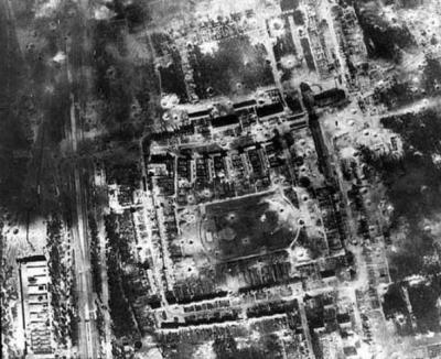 17. Karlshagen nach dem Luftangriff - Wohnsiedlung in Karlshagen bei Peenemünde nach dem britischen Luftangriff. Hier wohnten die an den Raketentests mitwirkenden Wissenschaftler.