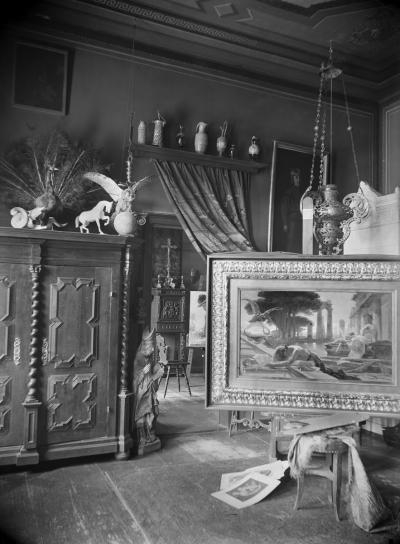 Carl Teufel: Zdzisław Suchodolski's atelier, Munich 1889. Black and white photograph from glass negative, 18 x 24 cm,  Foto Marburg image archive, Image No.: 121.838, Digitisation 2013
