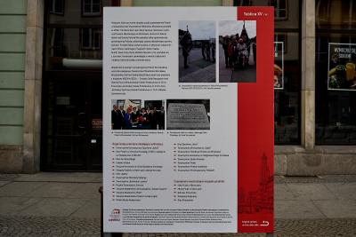 Ausstellung im öffentlichen Raum über die Polonia in Breslau, organisiert durch das Zentrum für "Zukunft und Gedenken" (Ośrodek Pamięć i Przyszłość) in Breslau. Tafel XV / XV.