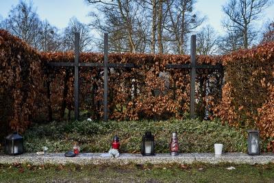 Gräber von den Mitgliedern der Weißen Rose - Gräber von den Mitgliedern der Weißen Rose: Geschwister von Scholl, Sophie und Hans und Christoph Probst auf dem Friedhof Am Perlacher Forst, München 
