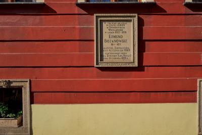 The memorial plaque for Edmund Bojanowski.