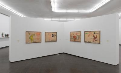 Jerzy Truszkowski (*1961), od lewej do prawej: Wiedza padła mi w usta, Romantyzm nieuniknionego, Taktyka dwuustnej szmaty, Idea normy fujary, wszystkie z 1984 r., akryl, papier, Museum Jerke, Recklinghausen.