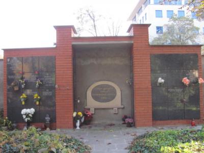 Tablica na grobie Zdzisława Nardellego w katakumbach na Cmentarzu Ewangelicko-Augsburskim w Warszawie.