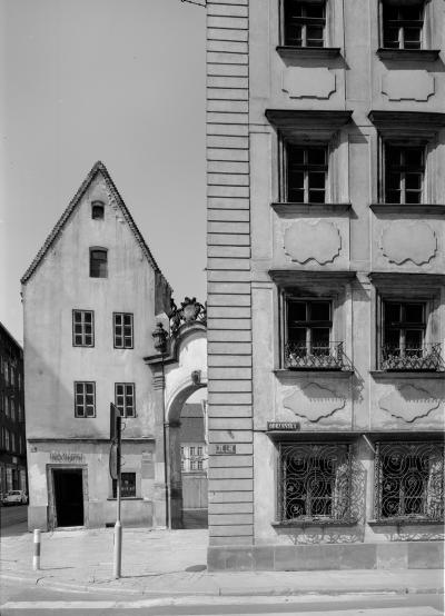 Altaristenhäuser "Hänsel und Gretel" am Ring Breslau, 1983
