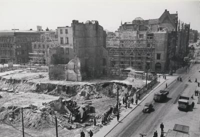 Ruiny wojenne na ul. Oławskiej we Wrocławiu, 1955 r.