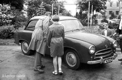 Samochód syrena, 1960 rok. 