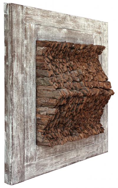 Zdj. nr 36: Drewniana tablica, 2002 - Drewniana tablica, 2002, patynowane drewno świerkowe, kora dębowa, 106 x 106 x 20 cm, Sammlung de Weryha, Hamburg