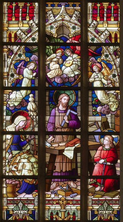 Rechtes Seitenfenster im rechten Nebenchor  - Zimmermannswerkstatt des heiligen Josef 