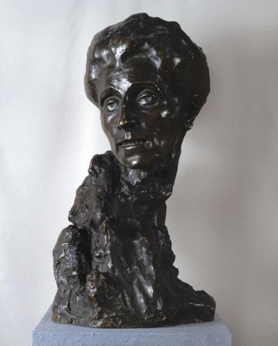 Ill. 42: Bronze Bust, 1902 - Bolesław Biegas (1877-1954): Bust of Olga Boznańska, 1902. Bronze, 52 x 27 x 18 cm