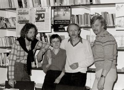 Library, office and gallery of the Solidarność working group. From left: Krzysio Kasprzyk, Basia Nowakowska-Drozdek, Wojtek Drozdek and Marian Stefanowski (Czarek).