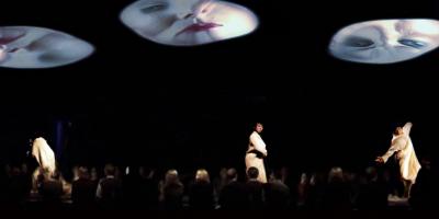 SEE AND BE SCENE - A CATWALK BANQUET, 2000. Video-Bühnenbild für Tanz Performance.